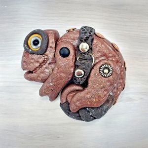 Gecko Lizard Brooch Nomad 3D Handmade Clay Desert Reptile Wanderer Whimsical Pin